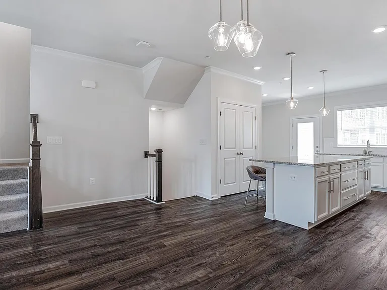 4725 Cherokee St — Photo 25