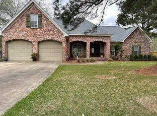 33 Buckingham St, Hattiesburg, MS 39402