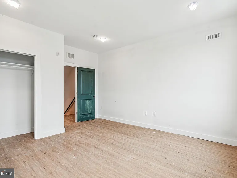 4243 Mantua Ave #2 — Photo 12