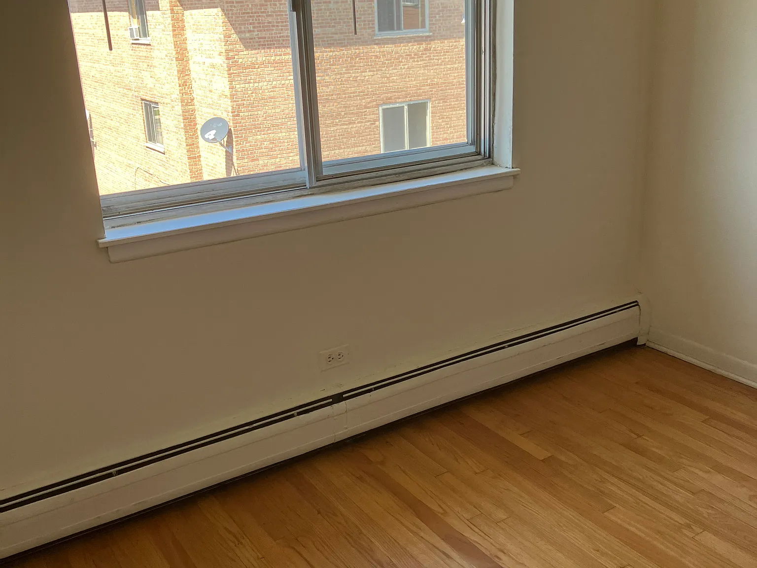 2 bed, 900 sqft, $1,400 — Photo 1
