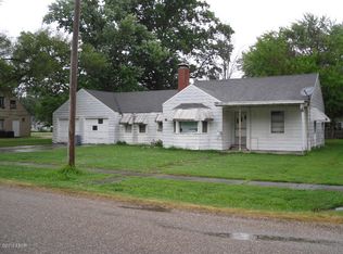 816 W Warmouth St, Salem, IL 62881