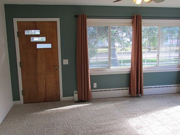 3rd image of 109 1st Ave N