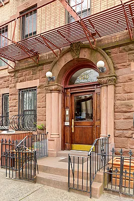 Sold by Compass | media 9