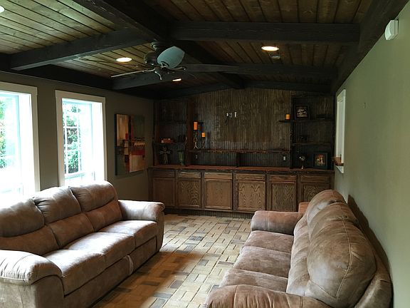 3rd image of 8016 Maple Run Ln