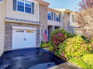 905 Huntington Dr #905, Fishkill, NY 12524