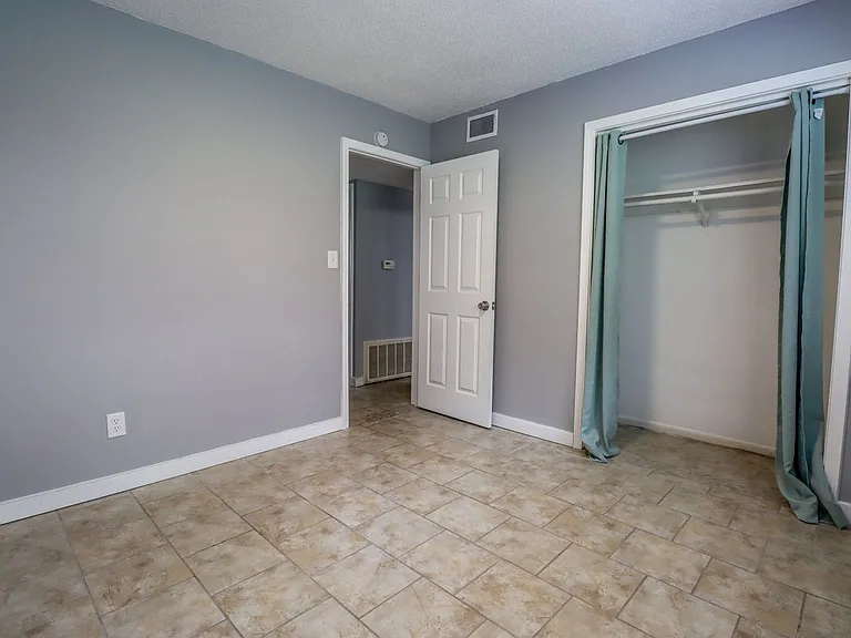 402 Lawrence Pl — Photo 28