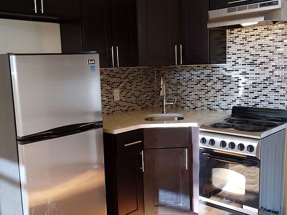 3rd image of 259 W 121st St