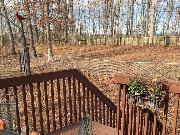 5th image of 30 Kingston Ct