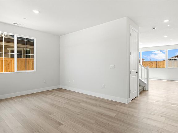 4th image of 2528 Hamilton Drive