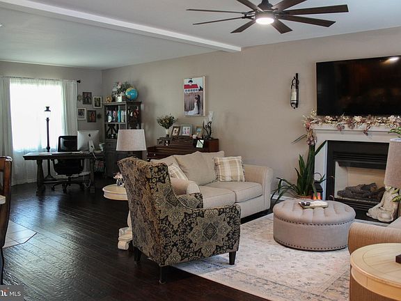 4th image of 2320 Musterel Ln