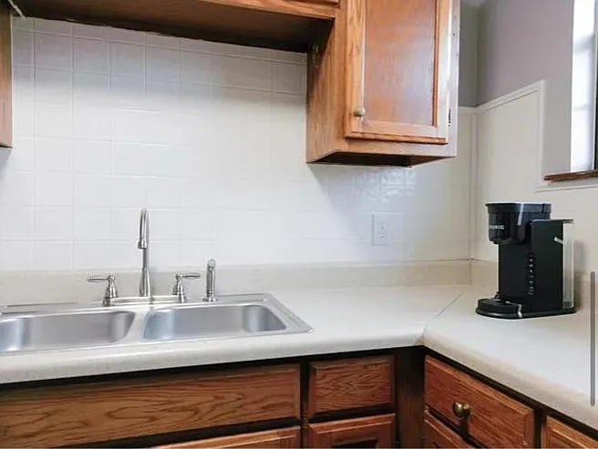 356 Kingview Dr — Photo 6