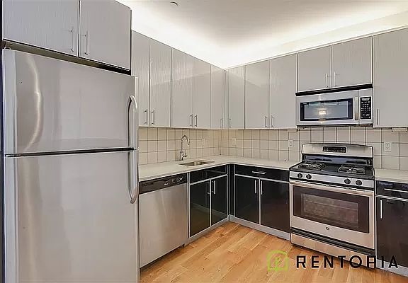 4th image of 91 Varet St #3C