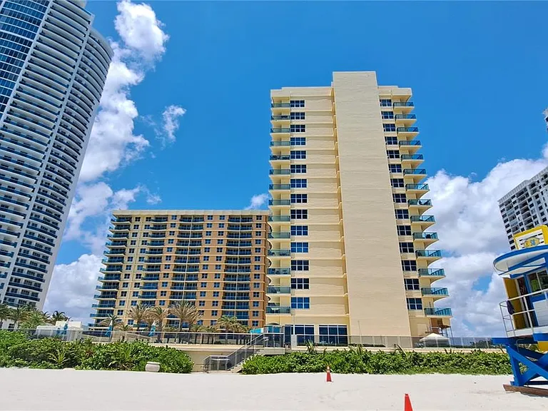 2501 S Ocean Dr #Penthouse 23 — Photo 44