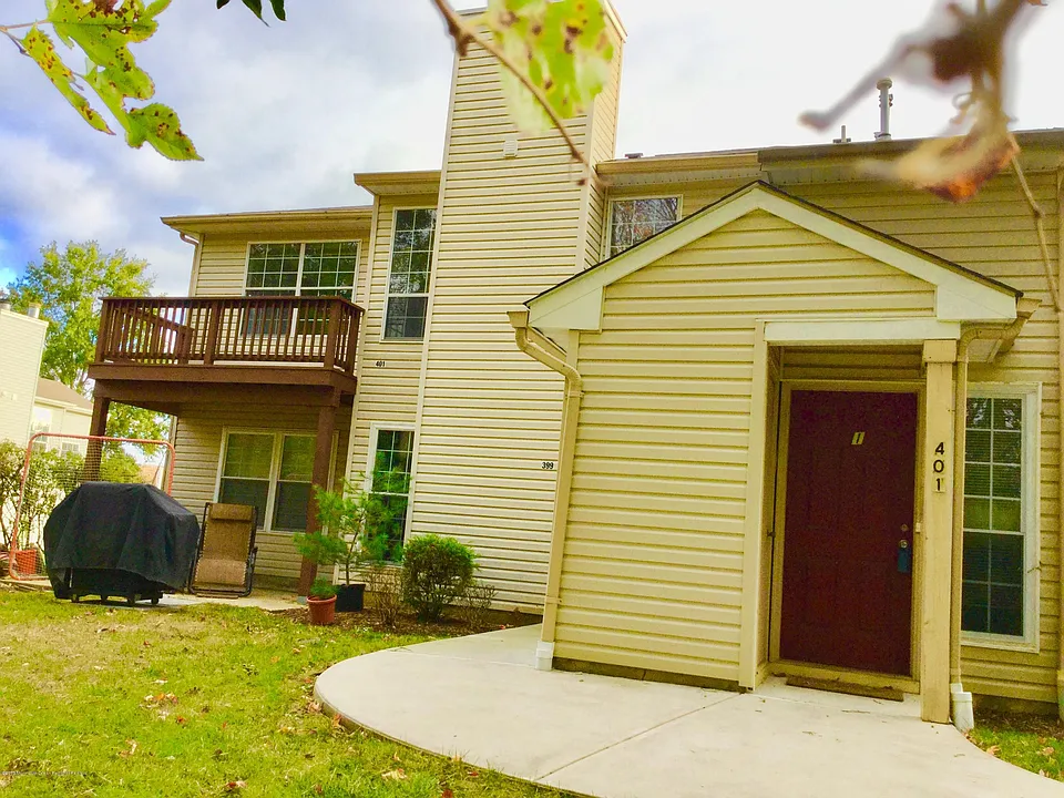 401 Yorkshire Pl