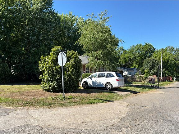 2nd image of 1039 Williams St
