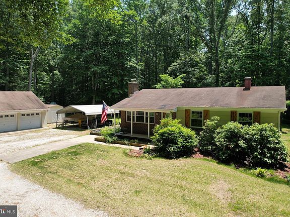 3rd image of 3709 Nile Rd