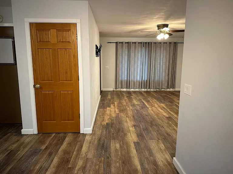 1621 Southridge Dr — Photo 7