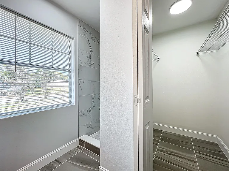 3230 Caulfield St — Photo 10