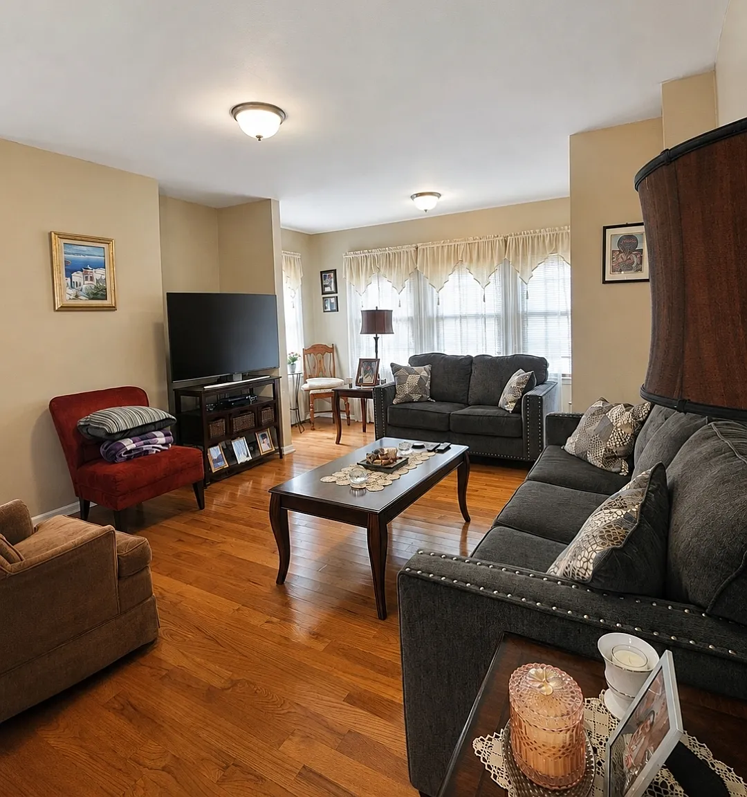 3 bed, $3,000 — Photo 1