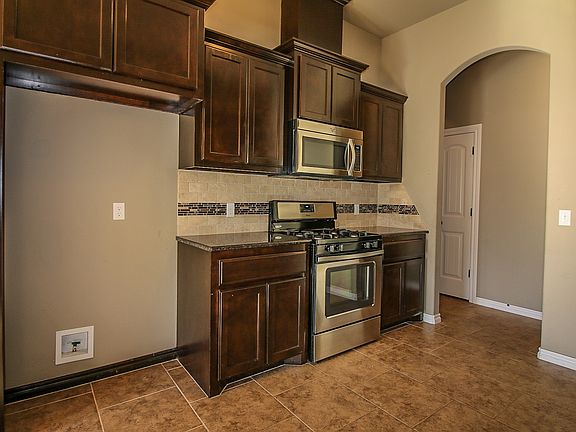 4th image of 320 SW 171st Ct