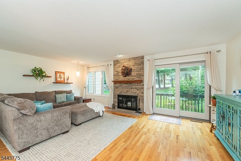 1st image of 122 Macleish Ct