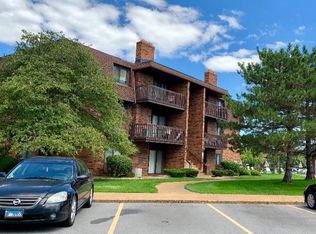 2049 Porte Deleau Ct APT 205, Highland, IN 46322