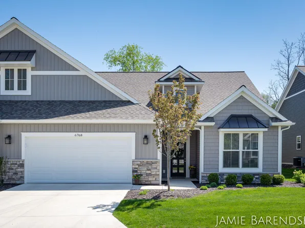 6768 Creekside View Dr SE, Grand Rapids, MI 49508