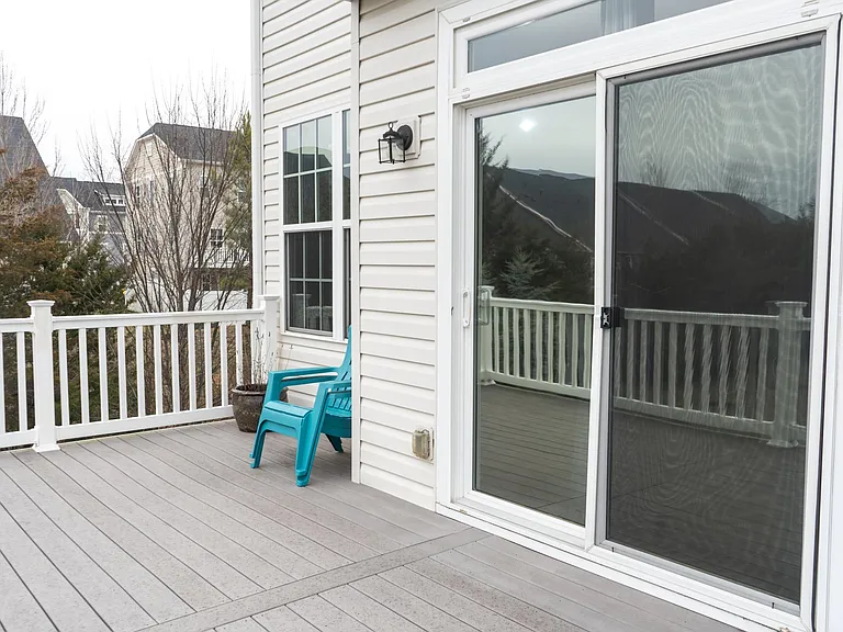25095 Croxley Green Sq — Photo 64
