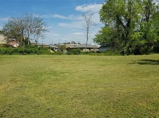 Pine St, Hendersonville, NC 28792