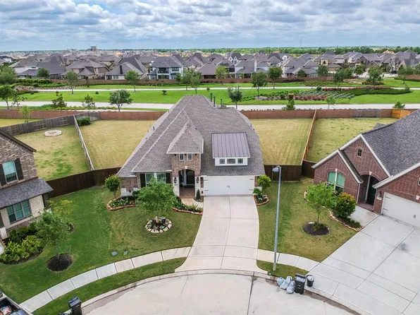 9819 Twain Ct, Iowa Colony, TX 77583