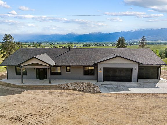 3rd image of 2811 Pine Lakes Ct