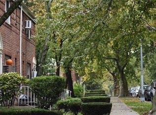 230-06 Kingsbury Ave #A, Oakland Gardens, NY 11364