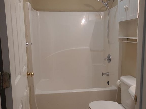 3rd image of 606 Allison Rd
