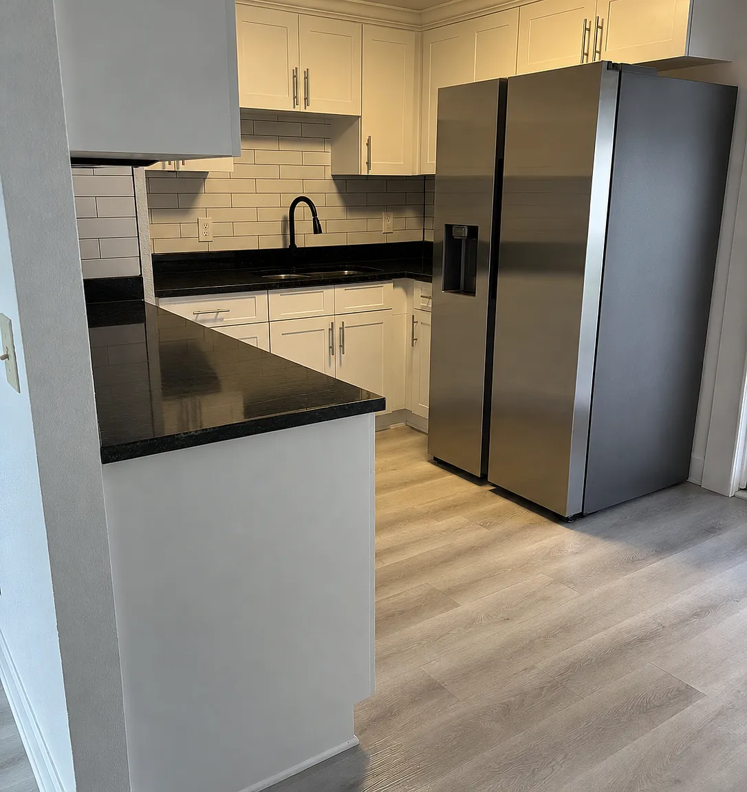 3 bed, 1.5 bath, 880 sqft, $2,350 — Photo 4