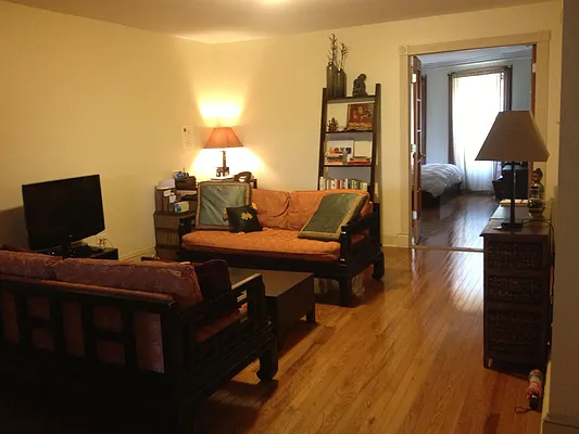 Rented by Flateau Realty | media 14