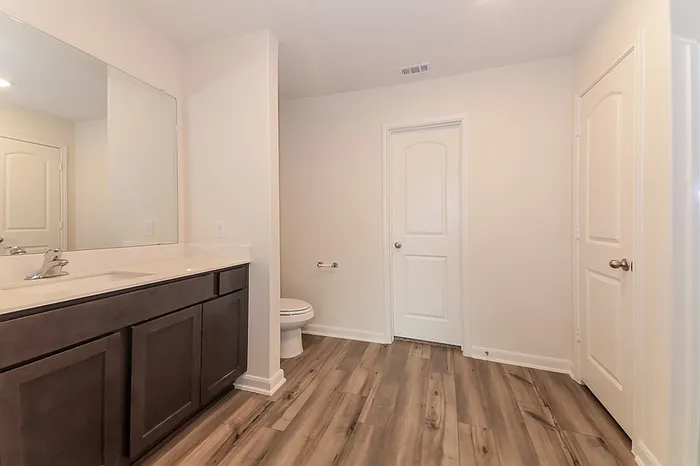 833 Mallorie Ln — Photo 9