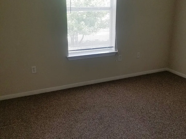 306 Janelle Dr #B — Photo 12