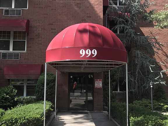 3rd image of 999 Forest Ave APT 4J