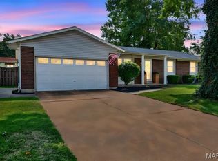2812 Olde Gloucester Dr, Saint Charles, MO 63301