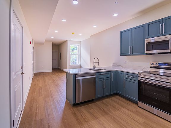 4th image of 808 N Preston St #2