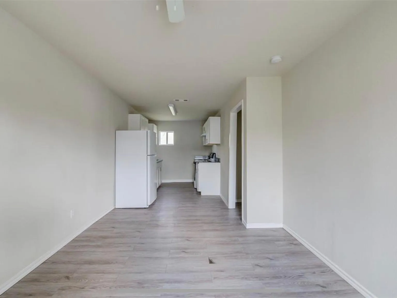 2 bed, 785 sqft, $950 — Photo 2