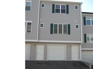 38 Harbor View Ln, Norwich, CT 06360