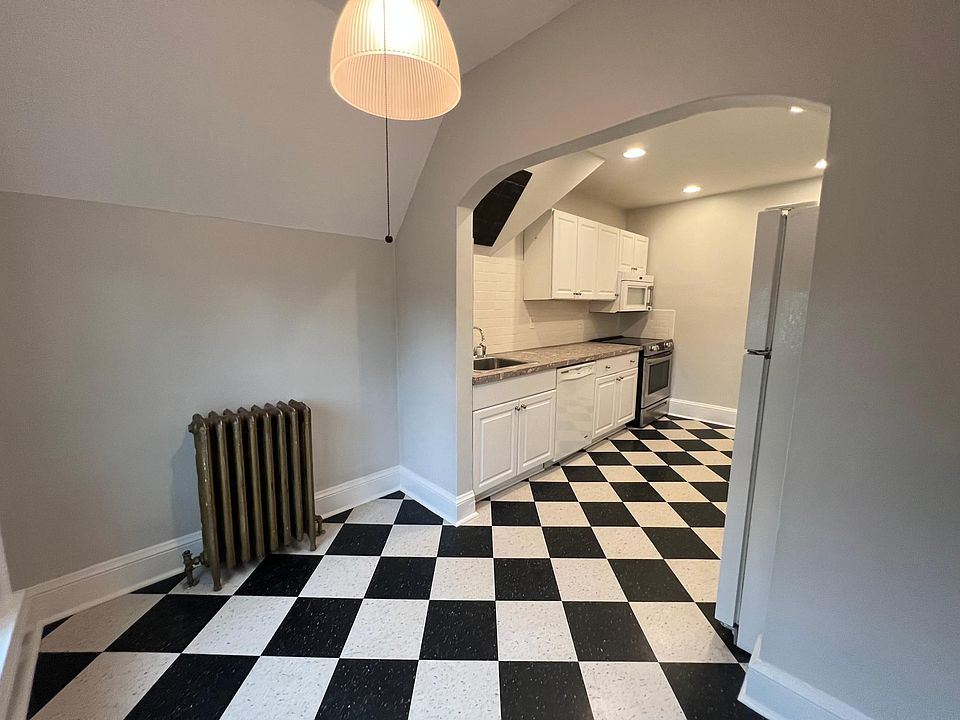 Eat In Kitchen