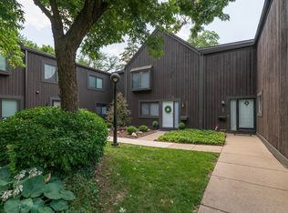 208 Lochcarren Ct, Kalamazoo, MI 49006