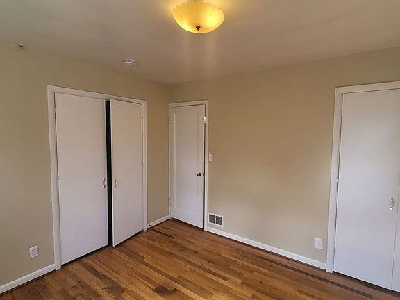 3rd image of 3901 SE 49th Ave #3901