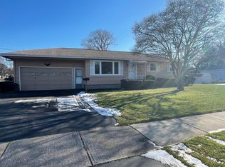1315 Weiland Rd, Rochester, NY 14626
