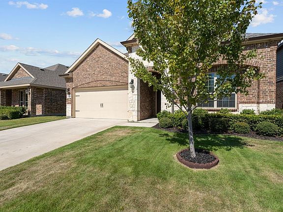 3rd image of 1113 Lake Forest Trl