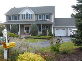 6 Leslie Ln, Campbell Hall, NY 10916