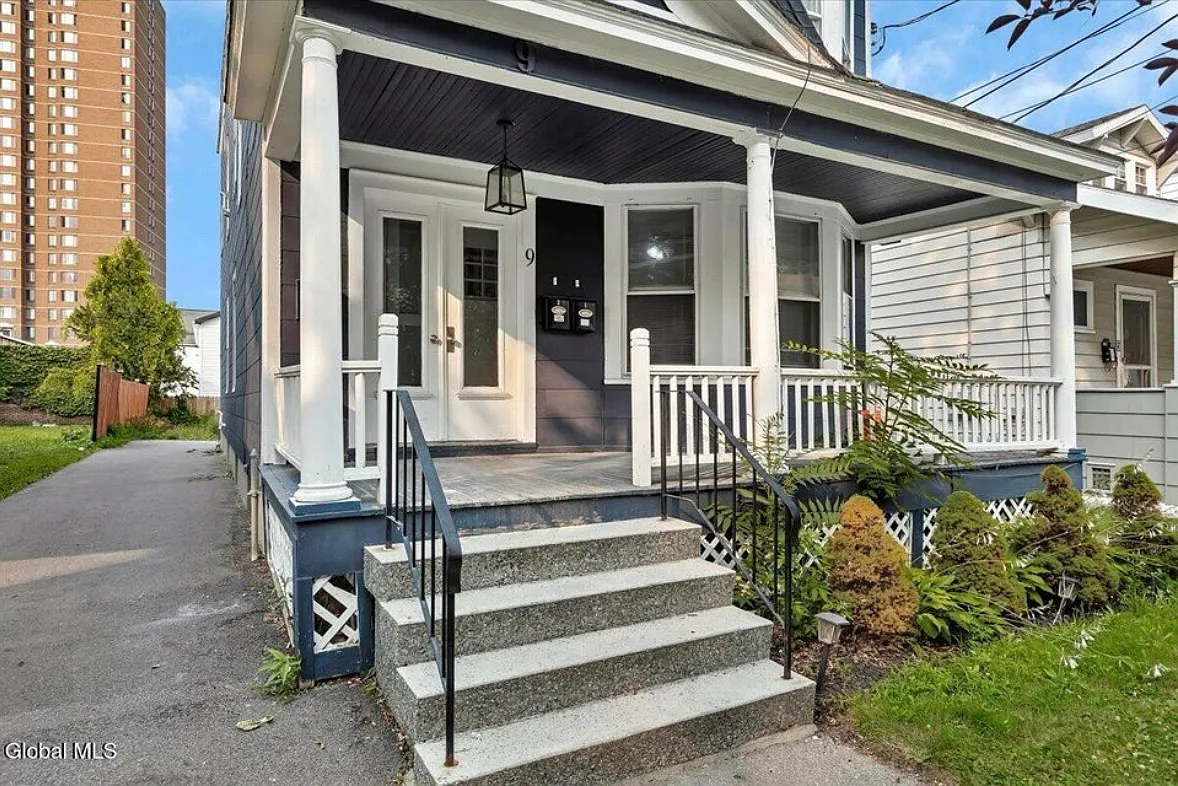 3 bed, 1450 sqft, $1,850 — Photo 3