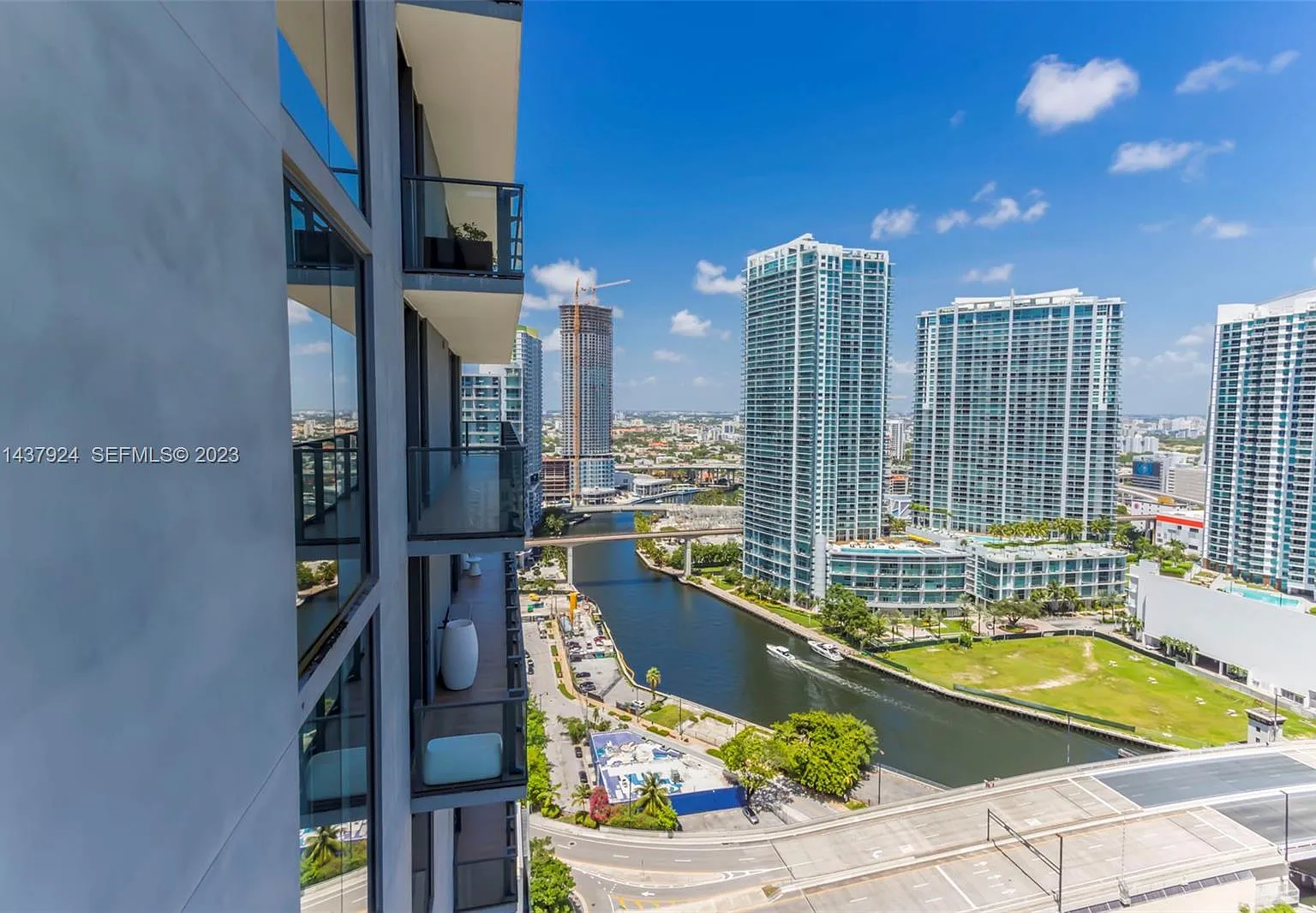 2 bed, 2.5 bath, 1265 sqft, $6,000 — Photo 4